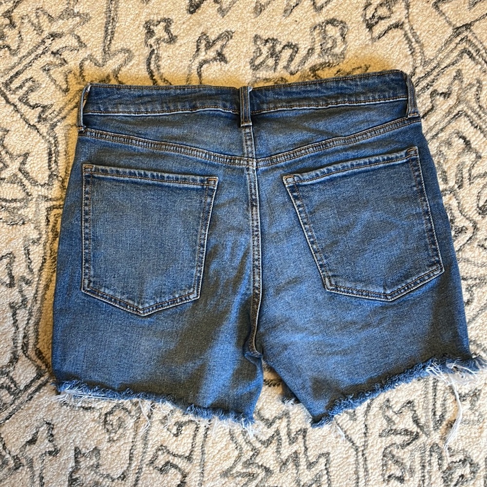 Old Navy O.G. Straight High Rise Jean Short - Picture 4 of 4